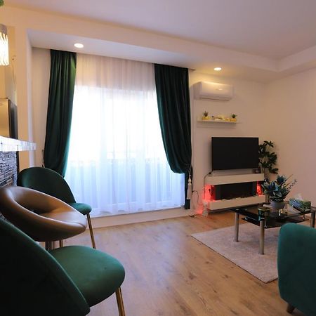 Apartament Beauty Smarald By Cosmopolis Stefanestii de Jos Extérieur photo